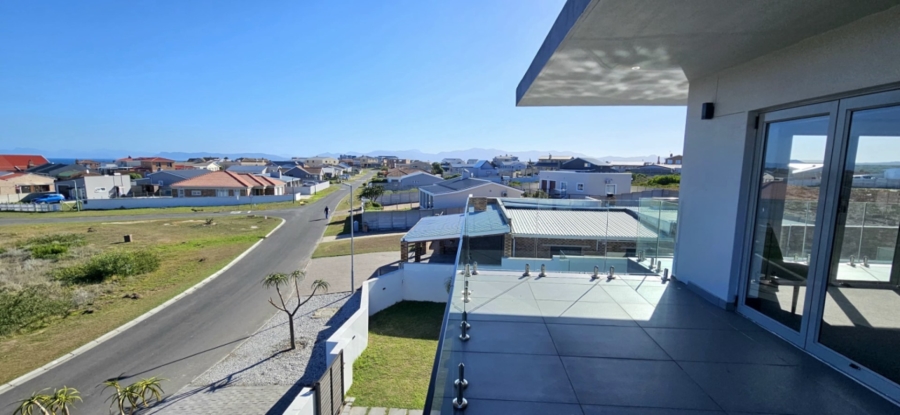 7 Bedroom Property for Sale in Gansbaai Central Western Cape